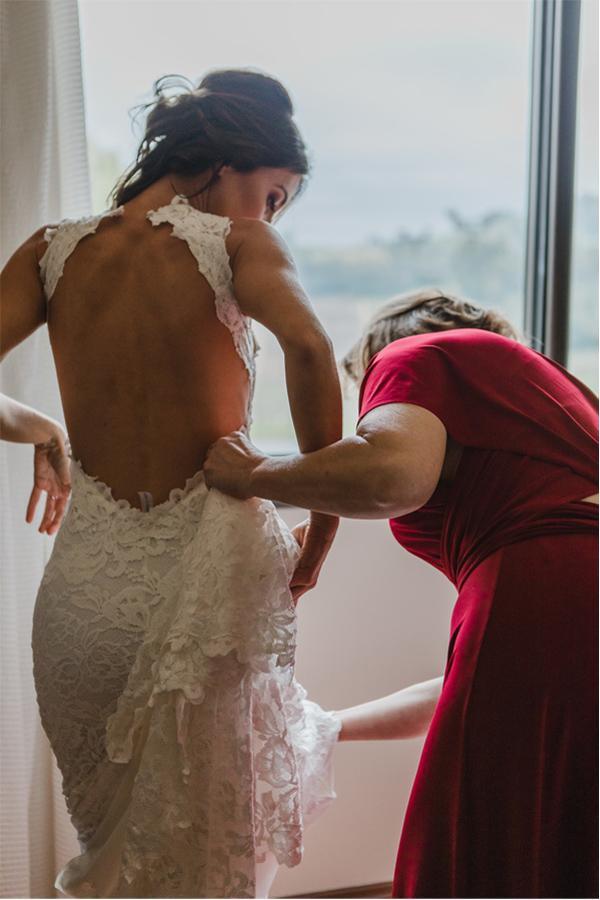 Vestido de novia de playa NumberSea con escote halter, encaje blanco y cola larga, con apliques, MW161 