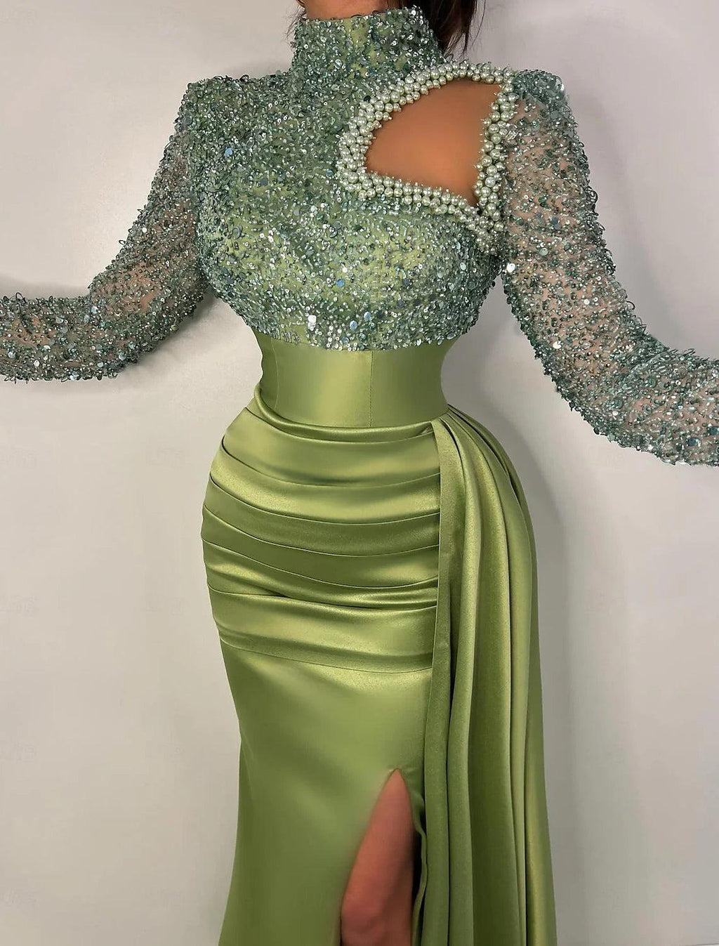Meerjungfrauenkleid, elegantes formelles Abendkleid mit Schleppe, langen Ärmeln, hohem Halsausschnitt, Satin mit Perlen und Pailletten