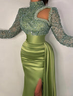 Meerjungfrauenkleid, elegantes formelles Abendkleid mit Schleppe, langen Ärmeln, hohem Halsausschnitt, Satin mit Perlen und Pailletten