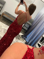 Vestidos de corte tubo/columna con volantes, un hombro, sin mangas y con cola larga