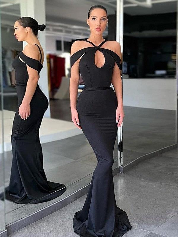 Vestidos de corte sirena/trompeta con fruncido, de crepé elástico, hombros descubiertos, sin mangas y con cola larga