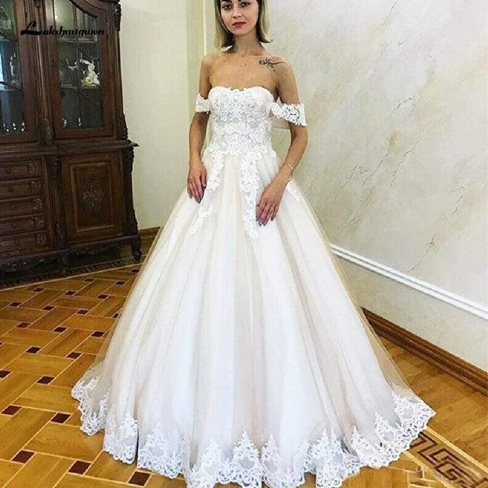 Vestido de novia estilo princesa con hombros descubiertos y apliques de encaje vintage de NumberSea