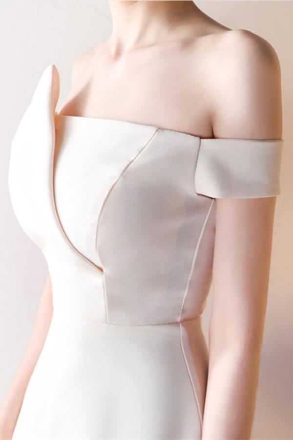 Vestido de fiesta mini de corte A con hombros descubiertos y recogidos
