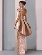 Vestido de madre de la novia con corte en forma de tubo/columna para invitados a bodas de otoño, elegante, escote en V, largo hasta el suelo, encaje satinado, manga 3/4 con apliques, volantes en cascada y flores.