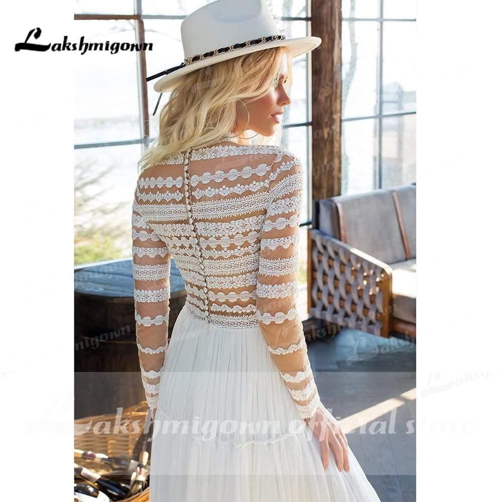 Vestidos de novia NumberSea con espalda descubierta, escote en V y hombros descubiertos de encaje