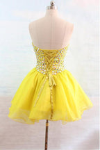 Organza Sweetheart Yellow Homecoming Dresses With Beading