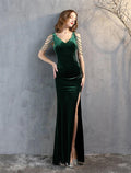 Vestidos de fiesta de sirena/trompeta, elegantes, formales, para invitados de boda, largos hasta el suelo, sin mangas, cuello en V, de terciopelo con flecos y borlas.