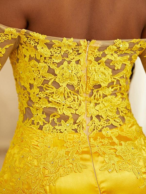 Vestidos de corte sirena/trompeta con apliques de satén elástico, hombros descubiertos, mangas largas y cola larga