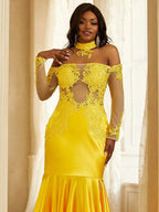 Vestidos de corte sirena/trompeta con apliques de satén elástico, hombros descubiertos, mangas largas y cola larga