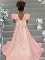 Kleid für Blumenmädchen mit Puffärmeln, Schleife, Knopfleiste hinten und Schleppe 
