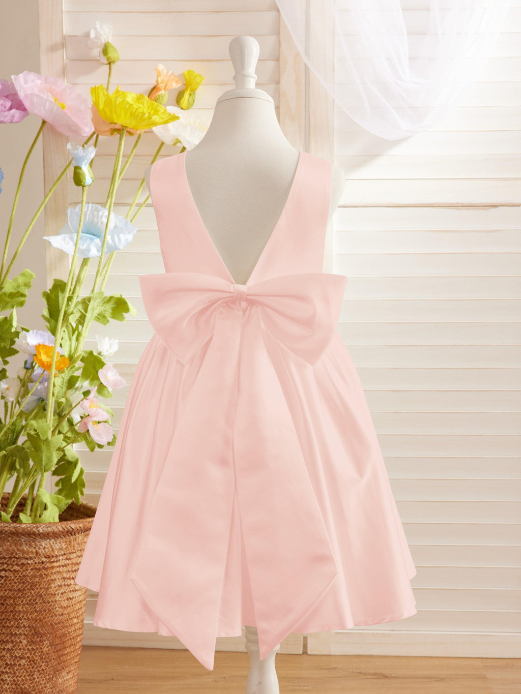 Elegantes A-Linien-Satin-Kleid mit V-Rücken und Schleife, knielang, Blumenmädchenkleid