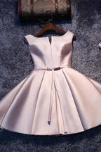 Vestido de fiesta corto de satén con cordones y corte en A en color rosa