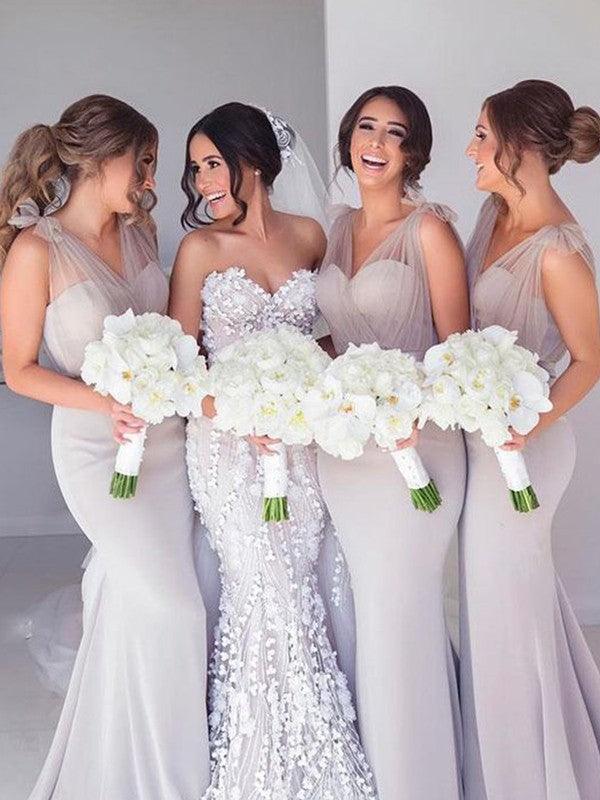 Vestidos de dama de honor de crepé elástico con tirantes de trompeta/sirena, sin mangas, volantes y cola larga