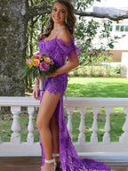 Vestidos con escote tubo, lentejuelas, plumas y piel, tirantes finos, sin mangas y con cola larga.