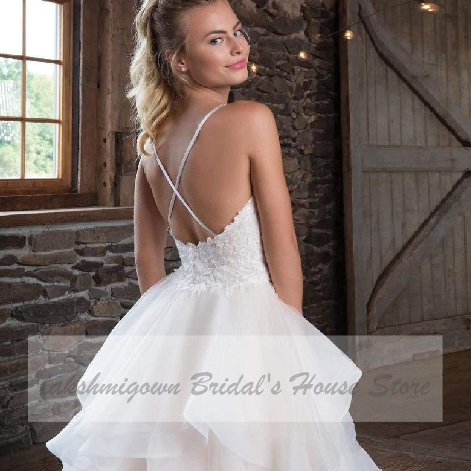 Vestido de novia de organza con tirantes finos y corte princesa de NumberSea