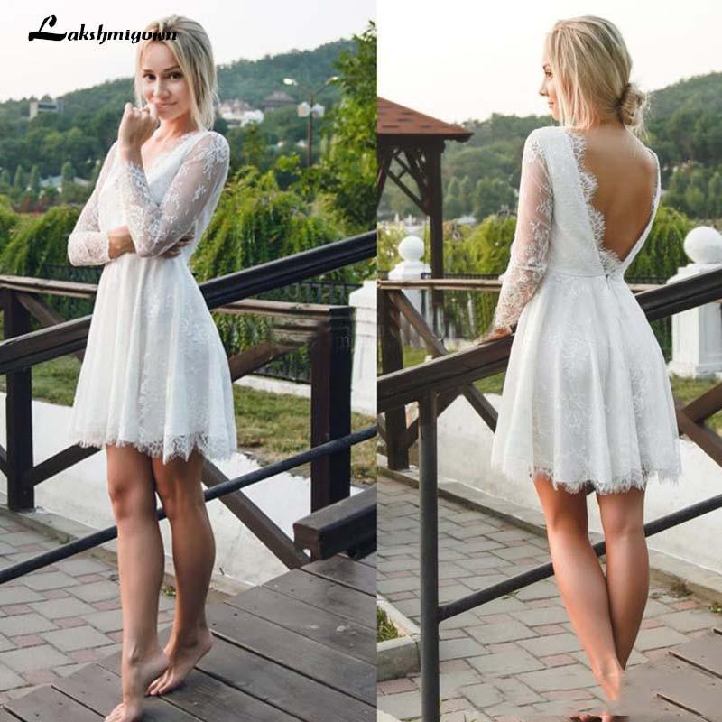 Vestidos de novia bohemios de verano con escote en A, sexys, sin espalda, cortos, de playa, con encaje transparente y manga larga.