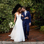 Vestido de novia NumberSea 2021, sencillo, corte A, de satén suave, con escote en V, sin mangas, encaje, tirantes finos, falda oculta, bolsillos y espalda descubierta.
