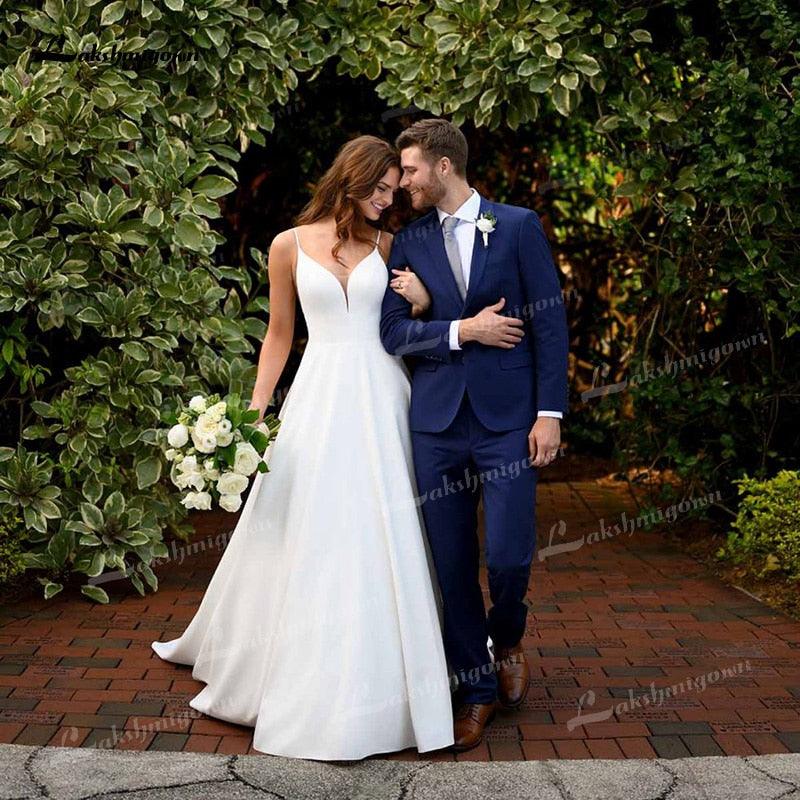 Vestido de novia NumberSea 2021, sencillo, corte A, de satén suave, con escote en V, sin mangas, encaje, tirantes finos, falda oculta, bolsillos y espalda descubierta.