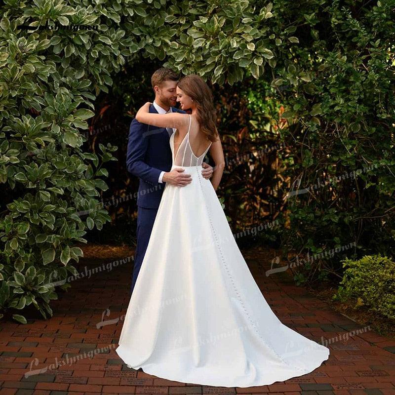 Vestido de novia NumberSea 2021, sencillo, corte A, de satén suave, con escote en V, sin mangas, encaje, tirantes finos, falda oculta, bolsillos y espalda descubierta.