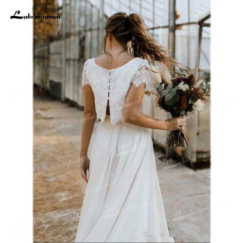 Vestido de novia NumberSea de dos piezas, con parte superior de encaje, manga corta, cuello redondo, de gasa, largo hasta el suelo, cola larga, diseño de botones en la espalda.
