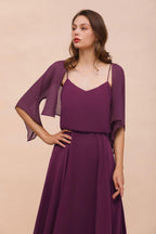 Vestido morado de dama de honor con tirantes finos, largo hasta el suelo, informal