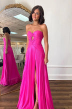 Vestido de fiesta escote corazón plisado abertura alta