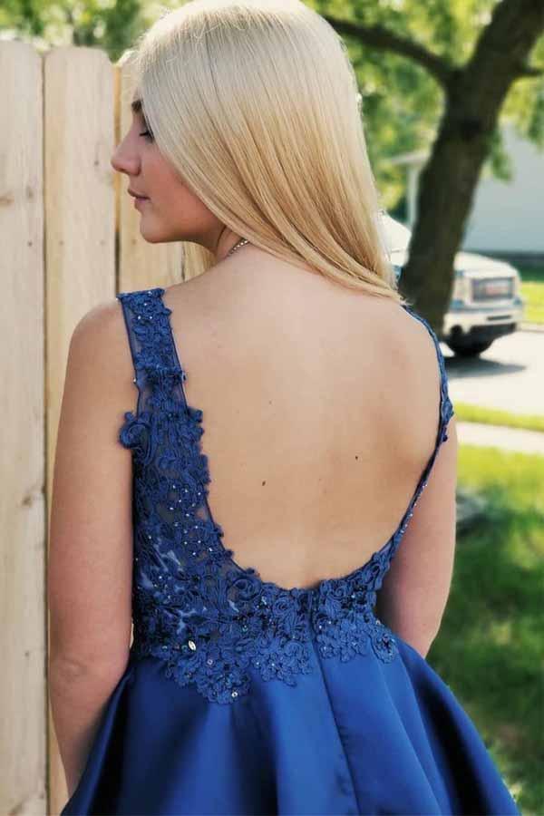 Vestido de fiesta corto sin espalda con apliques de encaje azul real