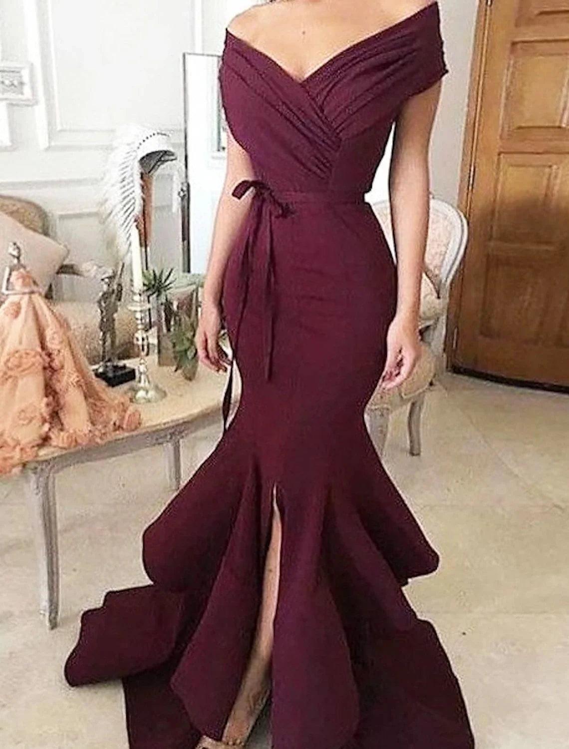Meerjungfrau/Trompete, minimalistisch, sexy, Hochzeitsgast, formeller Abend, Valentinstagskleid, V-Ausschnitt, ärmellos, Sweep/Pinselzug, Charmeuse mit Schlitzstufe