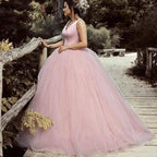 Vestidos de novia de tul con escote en V y satén de NumberSea