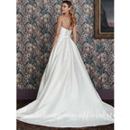 Vestidos de novia de satén NumberSea, corte en A, escote corazón, cola larga y volantes