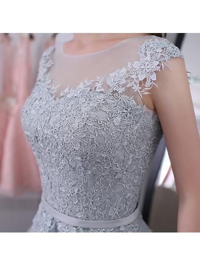 Minivestido de fiesta con apliques y fajas redondeadas