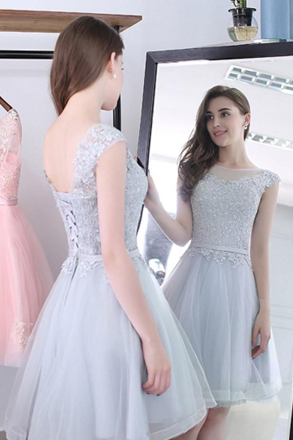 Minivestido de fiesta con apliques y fajas redondeadas