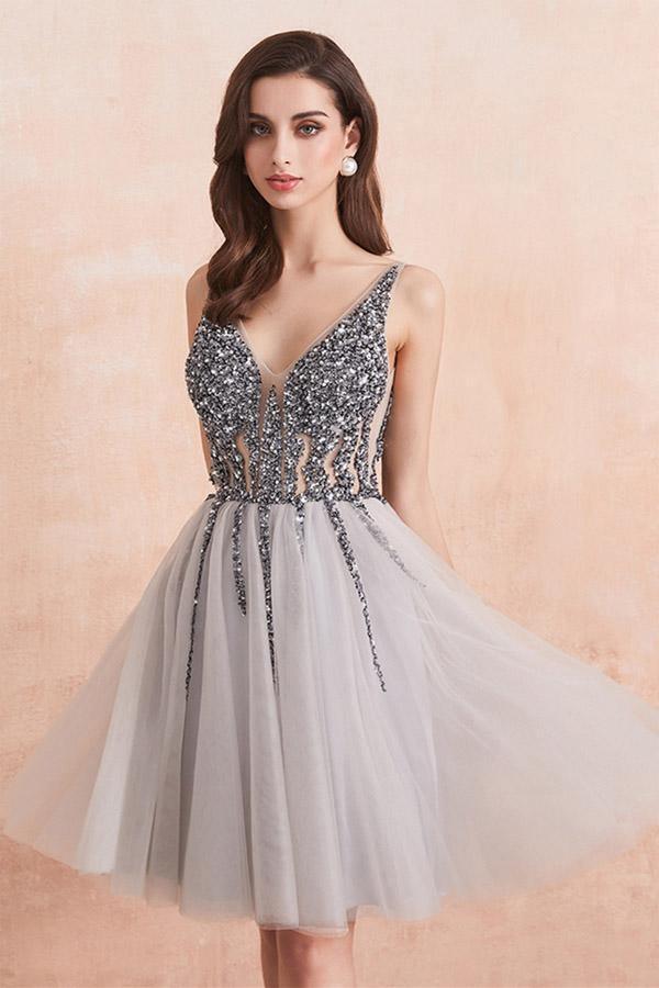 Vestidos de fiesta cortos de tul con escote en V y lentejuelas y cuentas en gris 