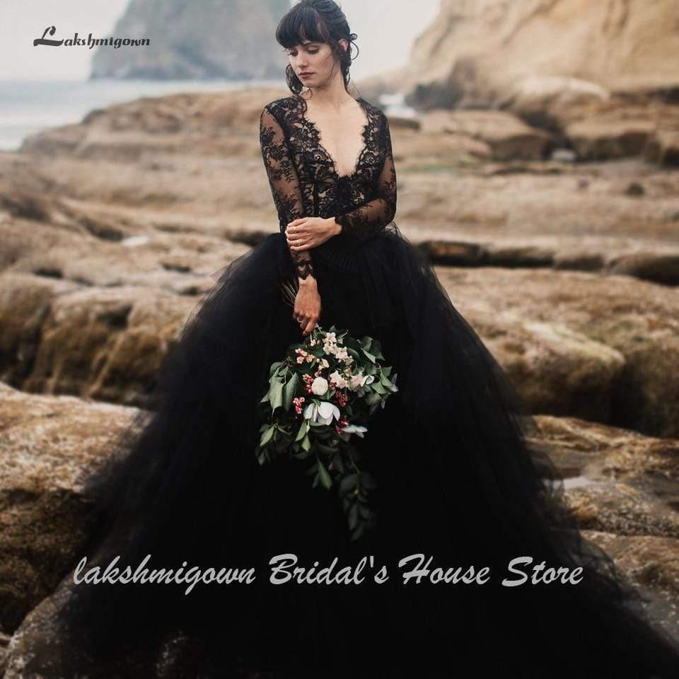 Vestido de novia negro gótico sexy de NumberSea con mangas largas para playa