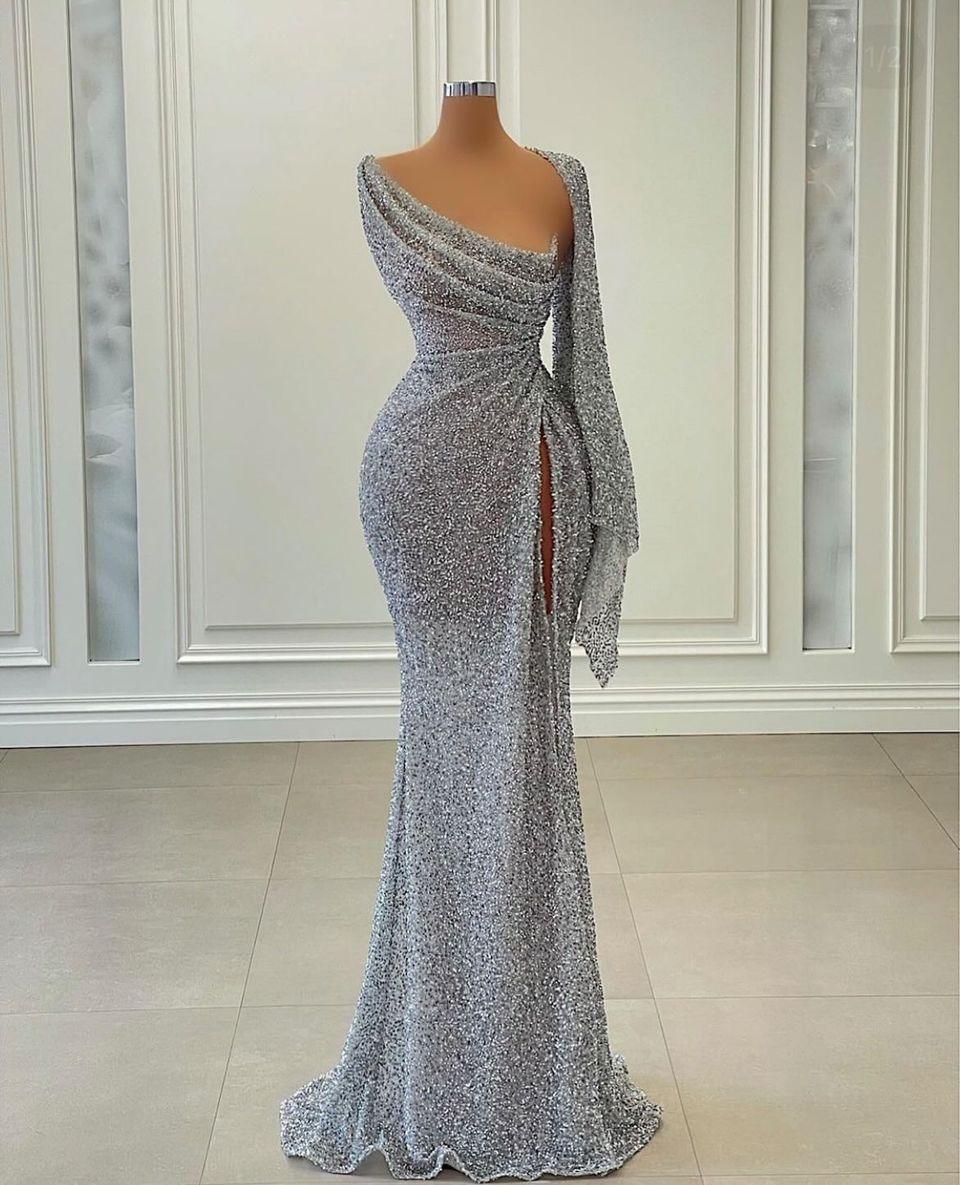 Vestido de fiesta largo sexy de sirena con un hombro descubierto y lentejuelas