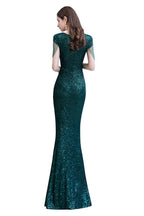 Glänzendes, smaragdgrünes Abendkleid im Meerjungfrauen-Stil mit Quastenärmeln