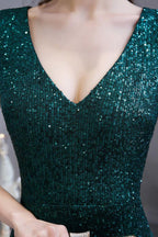 Glänzendes, smaragdgrünes Abendkleid im Meerjungfrauen-Stil mit Quastenärmeln