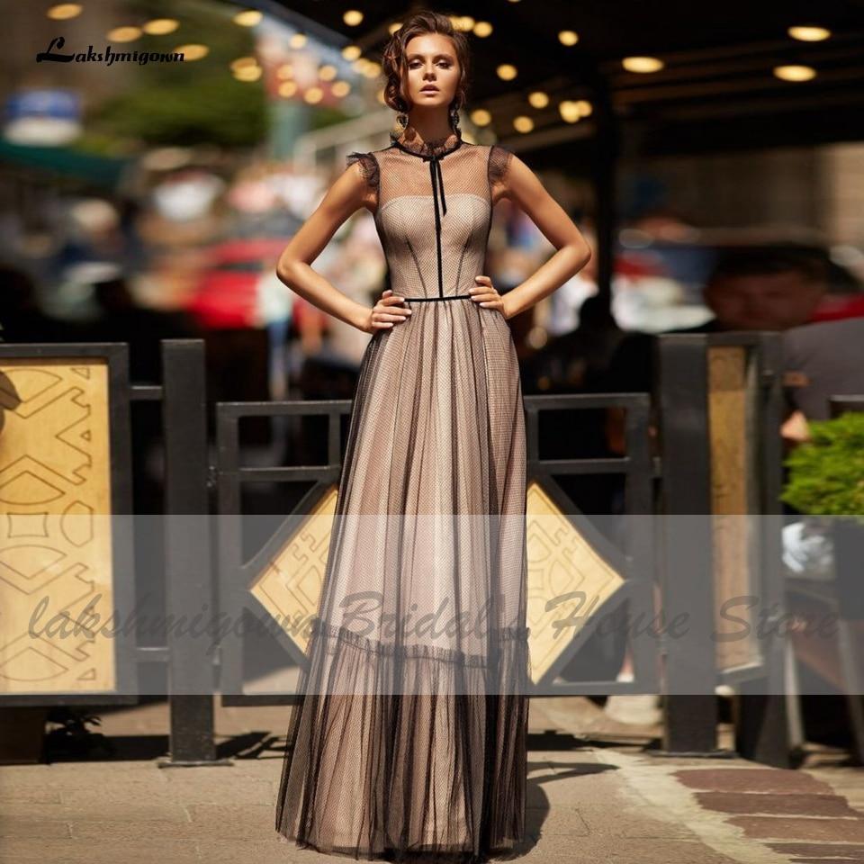 Vestido de novia sencillo de encaje negro con corte en A de NumberSea