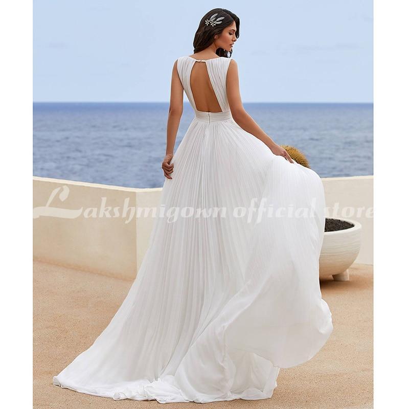 Vestido de novia sencillo de gasa con pliegues y escote en V de NumberSea