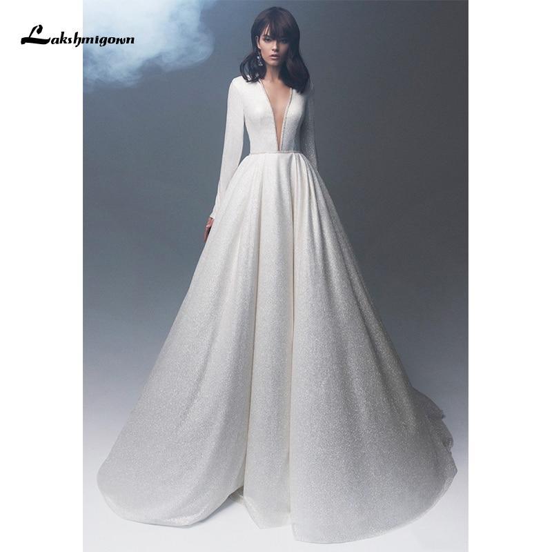 Vestidos de novia sencillos de corte A con escote en V y manga larga de NumberSea