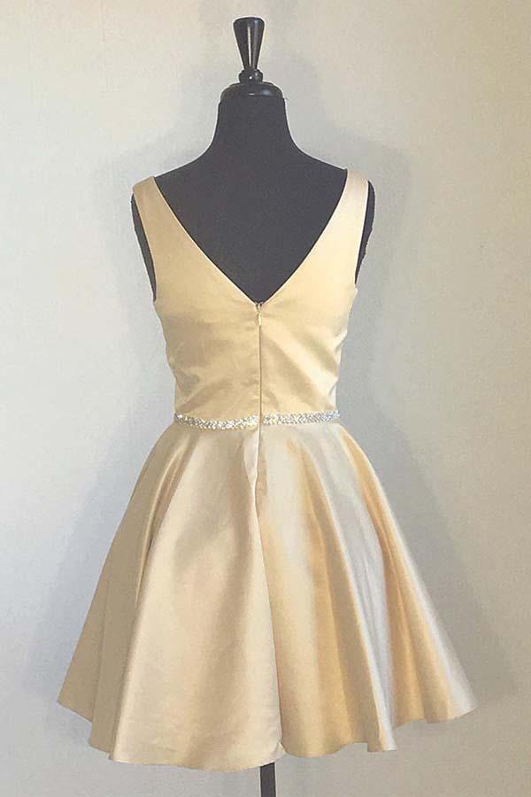 Vestidos de fiesta amarillos sencillos con tirantes anchos, escote en V y cuentas