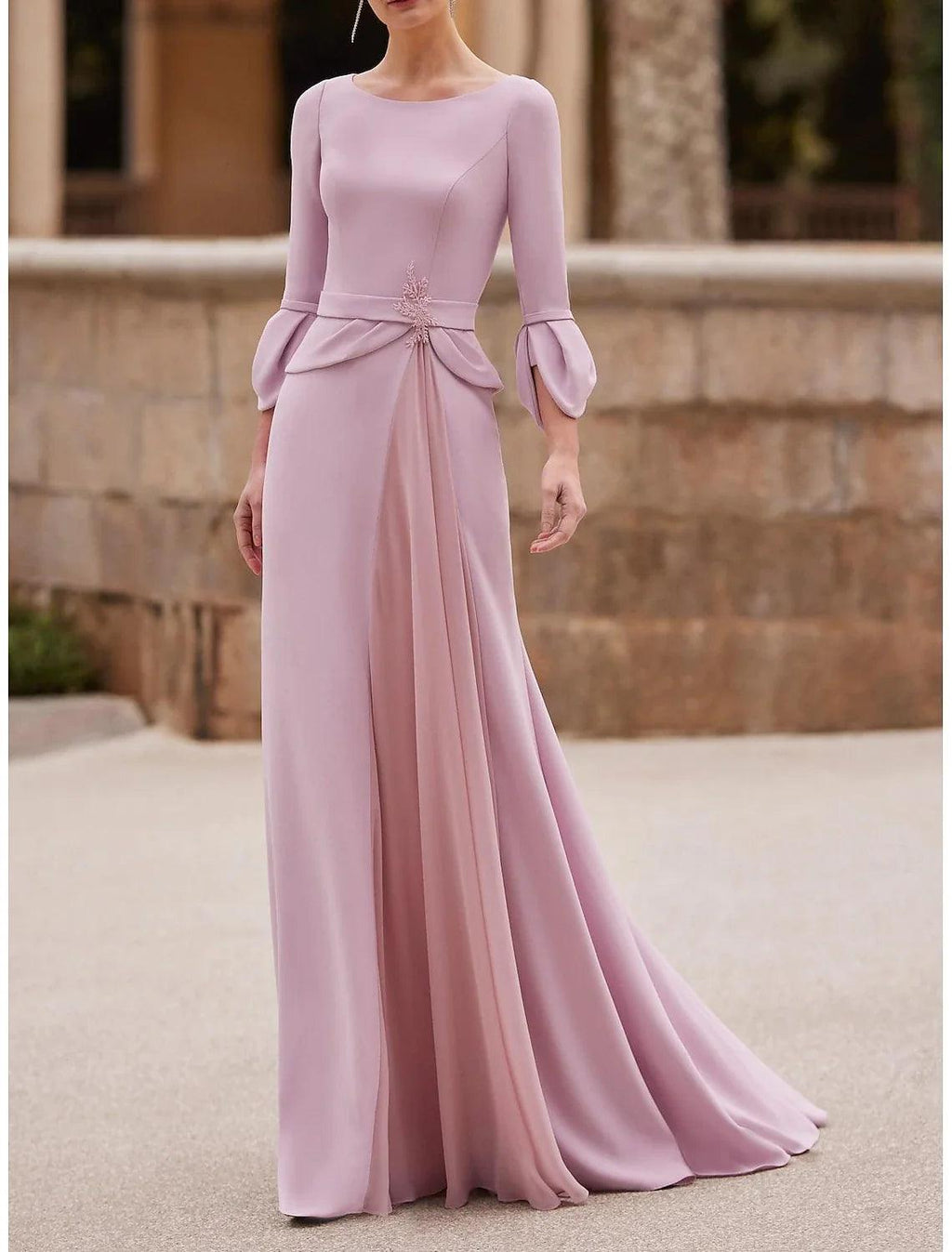 Meerjungfrau/Trompete, elegantes bodenlanges Chiffon-Kleid mit Ärmeln und Kristallen für die Brautmutter