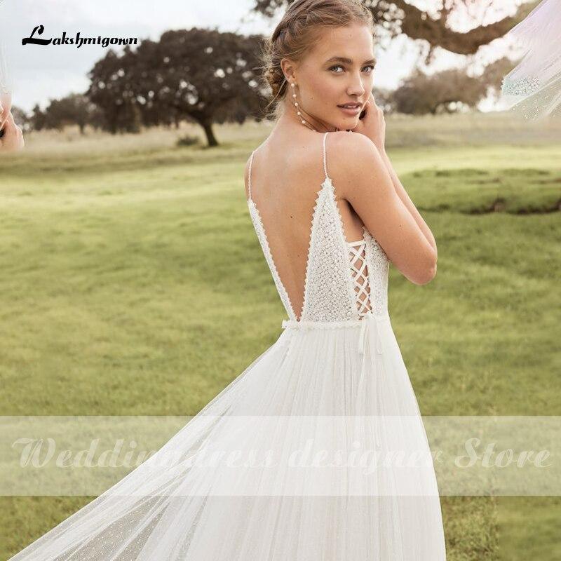 Vestidos de novia bohemios con tirantes finos y escote en V sin espalda de NumberSea