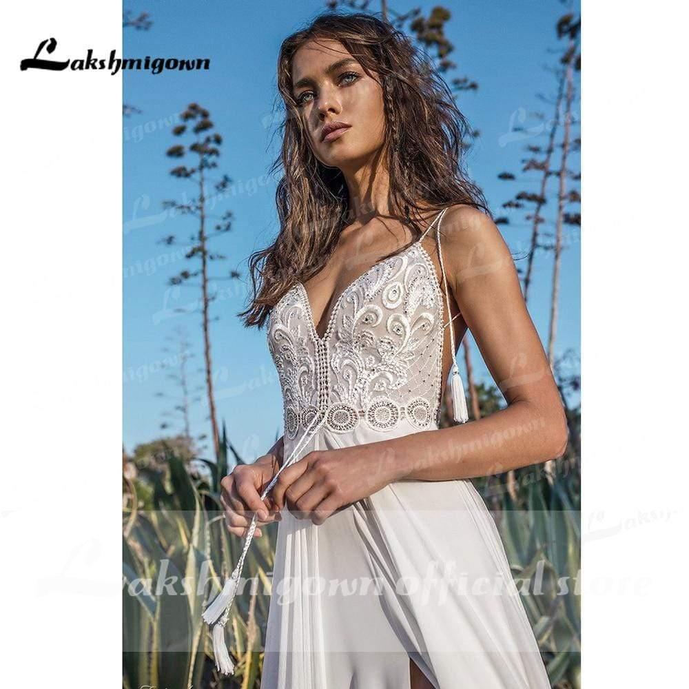 Vestidos de novia NumberSea con tirantes finos, abertura alta, espalda descubierta y cuentas