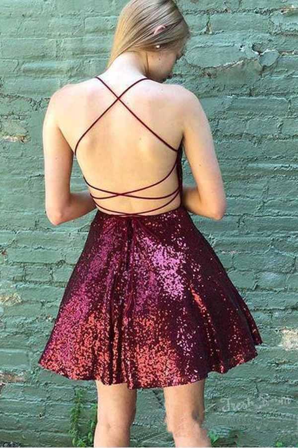 Minivestido de fiesta burdeos brillante con espalda descubierta y corte A