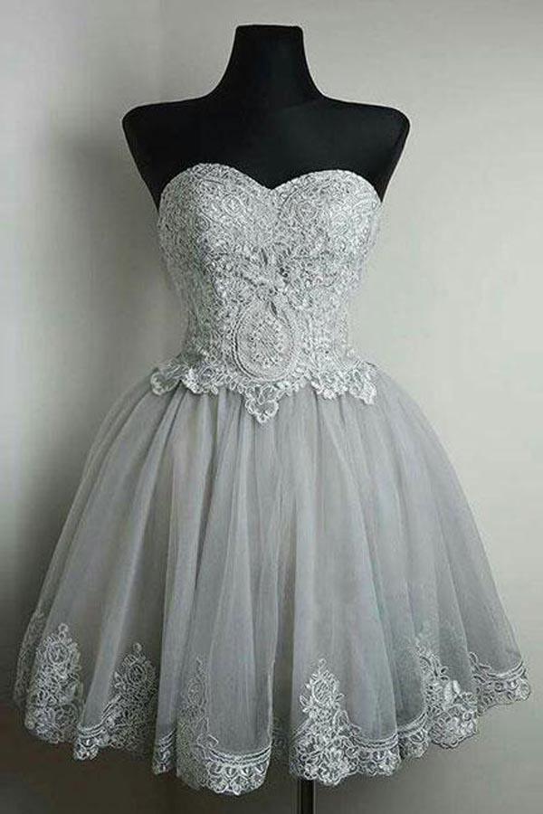 Vestidos de fiesta grises con escote corazón y apliques de encaje sin tirantes