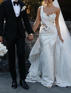 Vestidos de novia formales de compromiso con espalda abierta, corte tubo/columna, un hombro, sin mangas, cola larga/cortada, de satén, con flores fruncidas