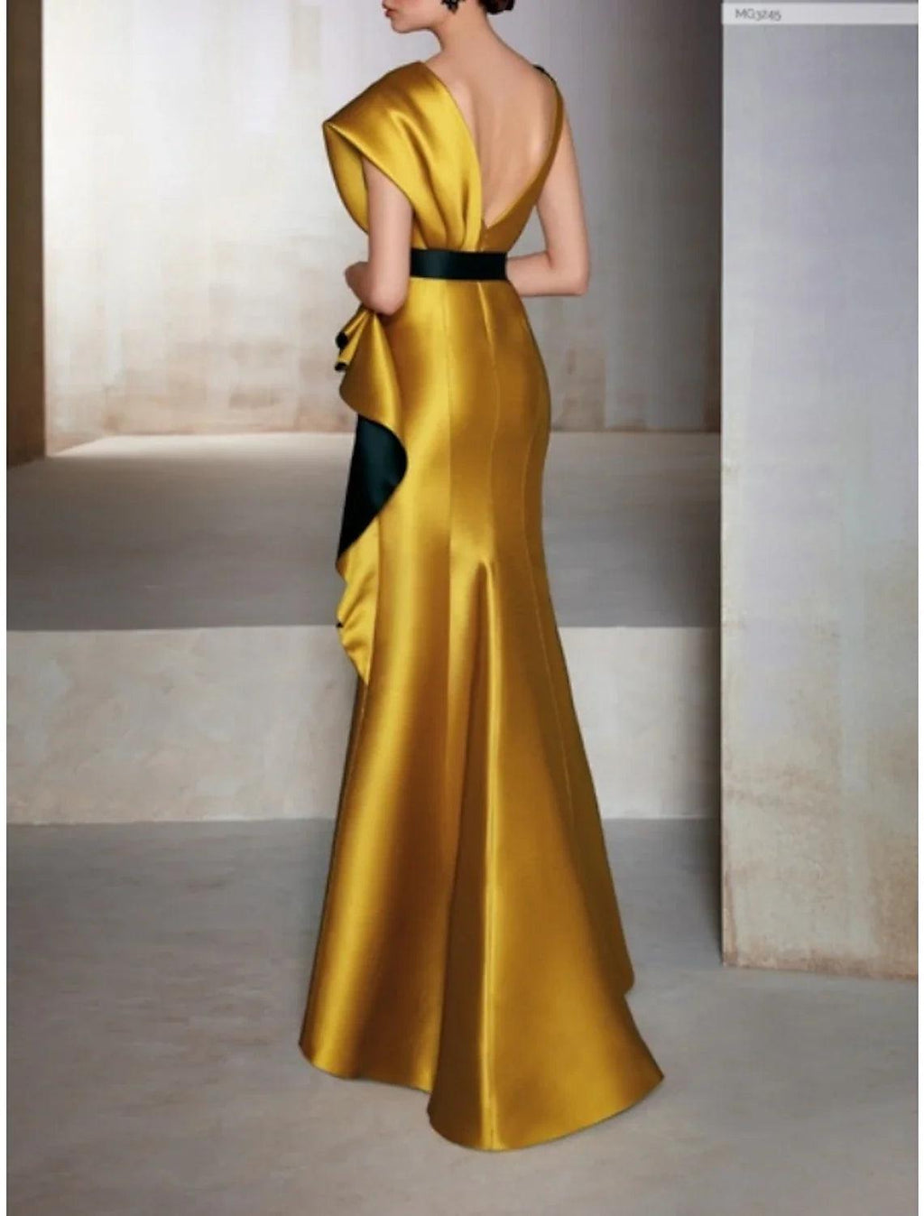 Gelbes Etuikleid/Säulen-Abendkleid aus Satin, Champagner, elegantes schwarzes Kleid, formelle Herbst-Bodenlänge, kurze Ärmel, V-Ausschnitt mit Rüschen, Stickerei-Applikationen
