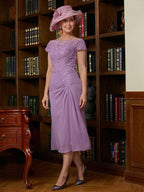 Vestidos para madre de la novia de corte tubo/columna, de gasa, con apliques, escote redondo, mangas cortas y largo hasta la rodilla