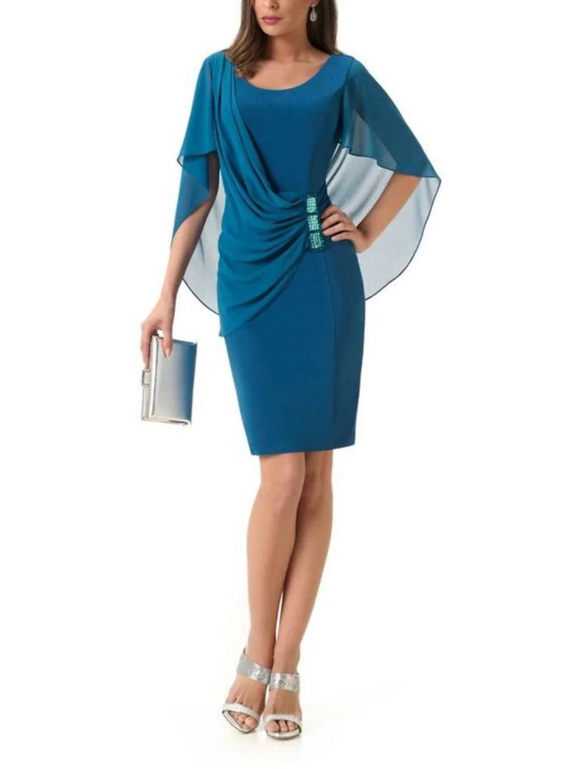 Vestido de madre de la novia con corte tubo/columna para invitados de boda, elegante, escote redondo, corto/mini, de gasa, media manga con broche de cristal fruncido.